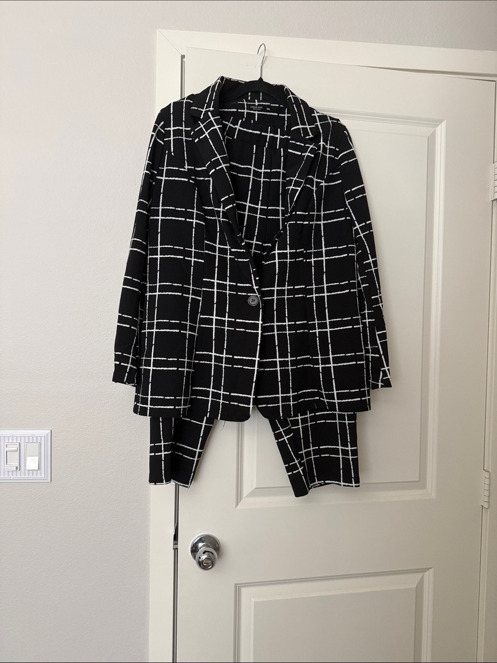 Black & White Windowpane Blazer Jacket with cropped pants - Women's